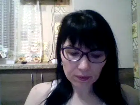 Snapshot of CharmingCat321 chatting on January 23, 2:44 am CharmingCat321 online show from January 23, 2:44 am