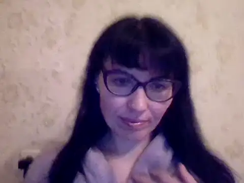 Snapshot of CharmingCat321 chatting on February 17, 6:59 pm CharmingCat321 online show from February 17, 6:59 pm