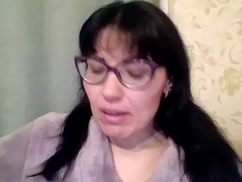 Snapshot of CharmingCat321 chatting on February 23, 5:39 pm CharmingCat321 online show from February 23, 5:39 pm