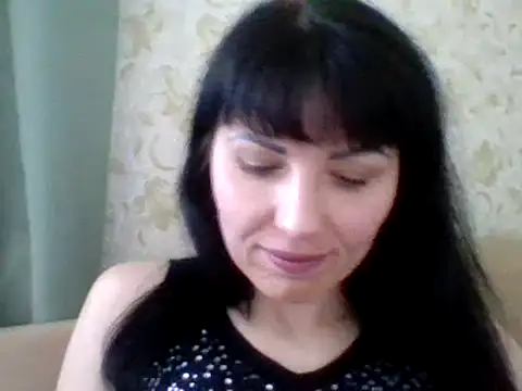 Snapshot of CharmingCat321 chatting on February 25, 1:06 pm CharmingCat321 online show from February 25, 1:06 pm