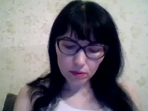 Snapshot of CharmingCat321 chatting on March 2, 4:28 am CharmingCat321 online show from March 2, 4:28 am