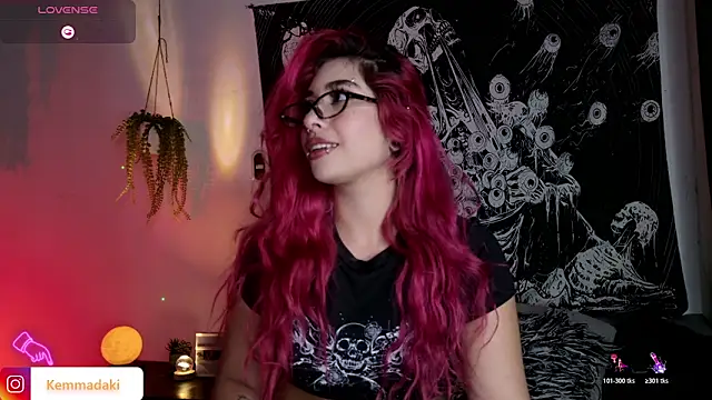 Snapshot of kemmadakii chatting on March 1, 10:34 pm kemmadakii online show from March 1, 10:34 pm