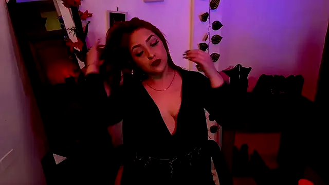 sapphire lilac online show from December 17, 12:16 am