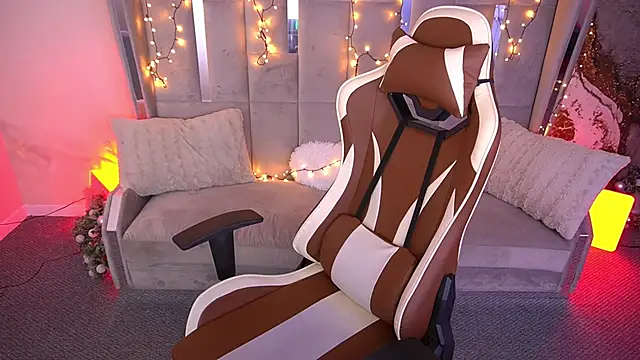 MirandaWong online show from February 11, 6:51 am