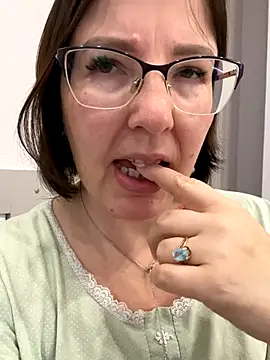 Snapshot of B_Bonya_m chatting on September 27, 4:06 am B Bonya m online show from September 27, 4:06 am