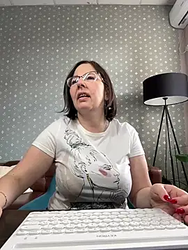 Snapshot of B_Bonya_m chatting on October 6, 5:05 am B Bonya m online show from October 6, 5:05 am