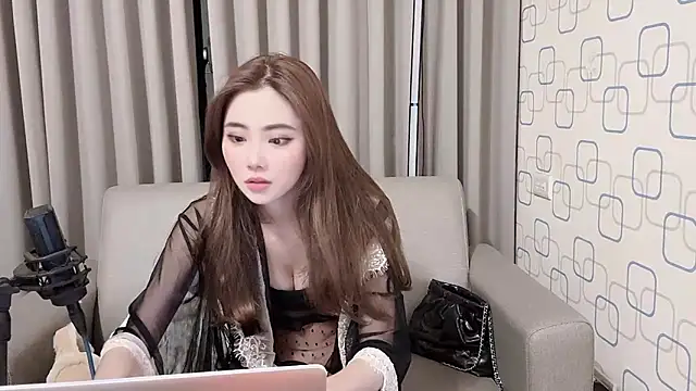 Snapshot of sweet5200 chatting on December 11, 3:58 pm sweet5200 online show from December 11, 3:58 pm