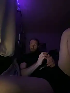 Snapshot of Johndoe2292 chatting on October 7, 2:03 pm Johndoe2292 online show from October 7, 2:03 pm