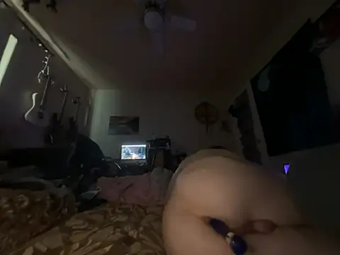 Snapshot of Johndoe2292 chatting on October 31, 10:33 pm Johndoe2292 online show from October 31, 10:33 pm