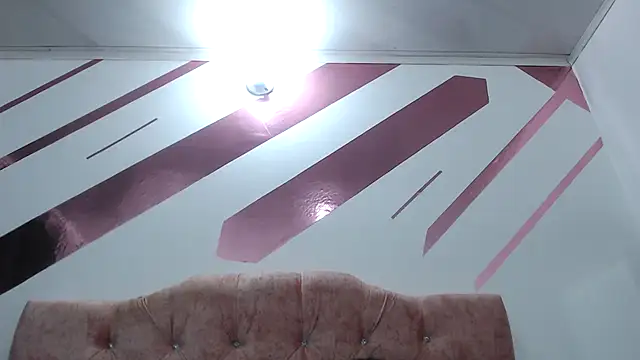 Kitten Hot  online show from September 27, 1:32 am