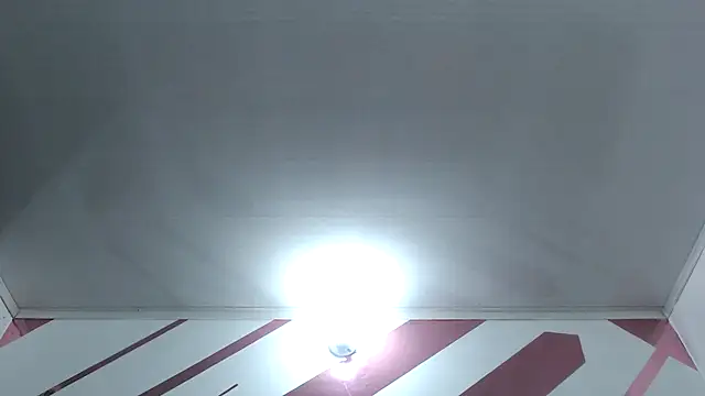 Kitten Hot  online show from December 4, 4:22 am