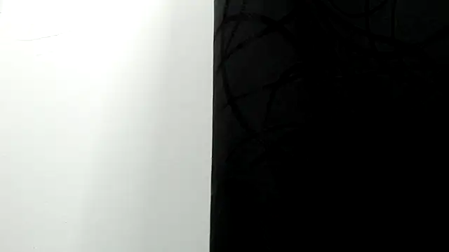 Kitten Hot  online show from January 16, 6:39 am