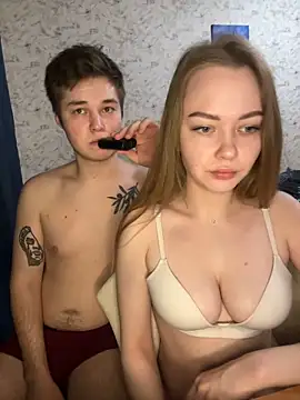 Family-Mm1 online show from December 8, 10:03 pm