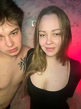Family-Mm1 online show from May 22, 4:56 pm