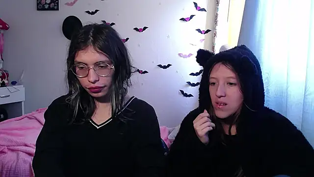 BRIAR AND BLAIR online show from October 8, 4:15 pm