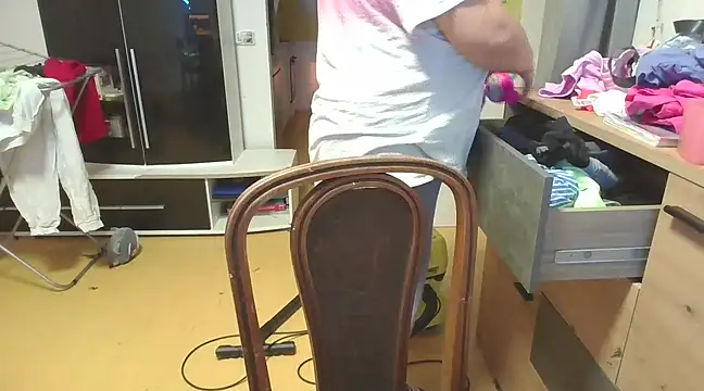 Snapshot of Meliss_Official9 chatting on February 23, 6:56 pm Meliss Official9 online show from February 23, 6:56 pm