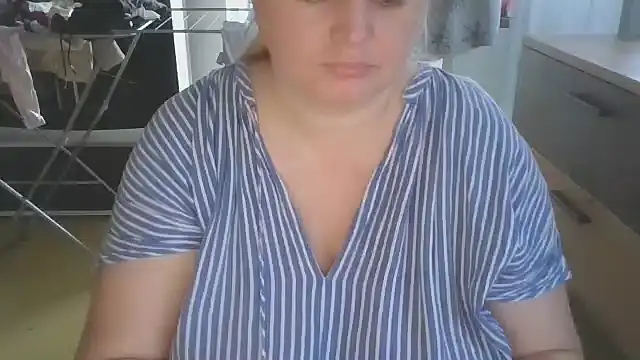 Snapshot of Meliss_Official9 chatting on March 3, 6:15 am Meliss Official9 online show from March 3, 6:15 am