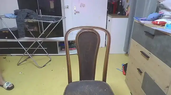 Snapshot of Meliss_Official9 chatting on March 8, 6:16 pm Meliss Official9 online show from March 8, 6:16 pm