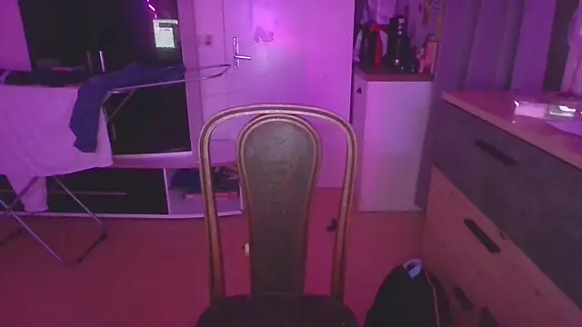 Snapshot of Meliss_Official9 chatting on March 9, 9:25 pm Meliss Official9 online show from March 9, 9:25 pm