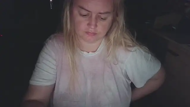 Snapshot of Meliss_Official9 chatting on March 13, 4:38 am Meliss Official9 online show from March 13, 4:38 am