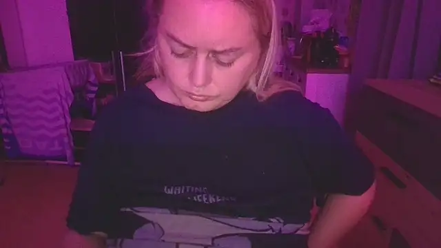 Snapshot of Meliss_Official9 chatting on March 14, 8:49 pm Meliss Official9 online show from March 14, 8:49 pm