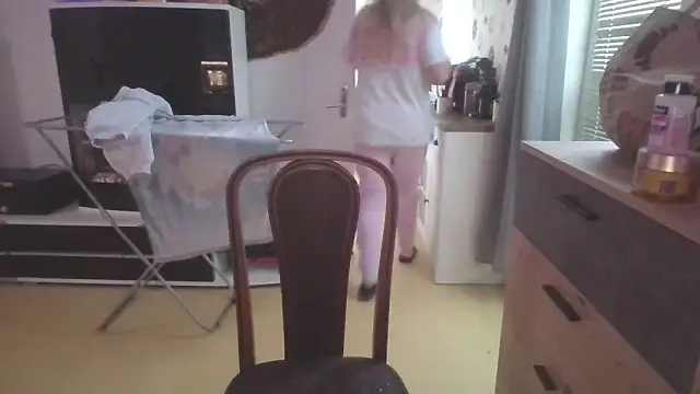 Snapshot of Meliss_Official9 chatting on March 19, 5:08 am Meliss Official9 online show from March 19, 5:08 am