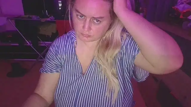 Snapshot of Meliss_Official9 chatting on March 22, 6:36 pm Meliss Official9 online show from March 22, 6:36 pm