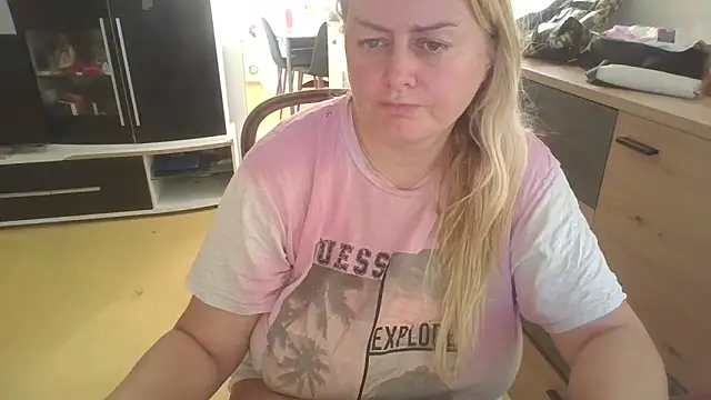 Snapshot of Meliss_Official9 chatting on September 8, 3:00 pm Meliss Official9 online show from September 8, 3:00 pm