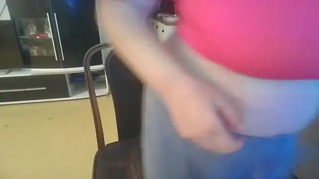 Snapshot of Meliss_Official9 chatting on September 15, 6:52 pm Meliss Official9 online show from September 15, 6:52 pm