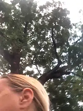 Snapshot of Meliss_Official9 chatting on October 7, 5:37 am Meliss Official9 online show from October 7, 5:37 am