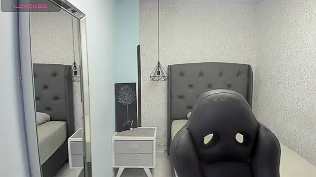 MAGNOLEROY online show from November 27, 12:29 pm