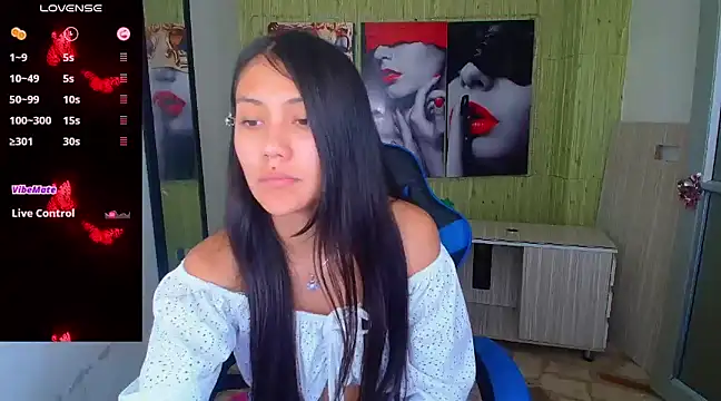 Catalehia Milk online show from December 17, 7:59 pm