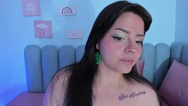 curvy rousi online show from January 13, 11:37 am