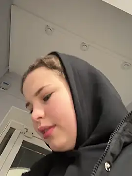 Snapshot of AlenaDast chatting on December 13, 3:11 pm AlenaDast online show from December 13, 3:11 pm