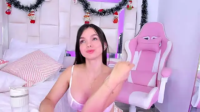 Snapshot of isabella_gomez11 chatting on December 23, 9:29 pm isabella gomez11 online show from December 23, 9:29 pm