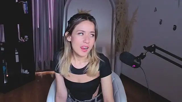 sexfire lalita online show from November 19, 8:31 pm