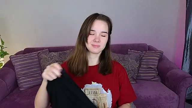 LindaRobertz online show from January 18, 11:11 am
