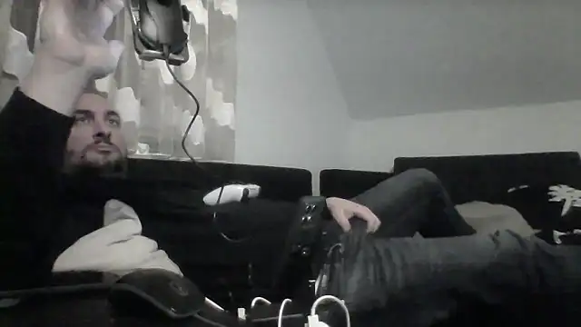 Snapshot of NewyorkDimi chatting on February 17, 12:29 am NewyorkDimi online show from February 17, 12:29 am