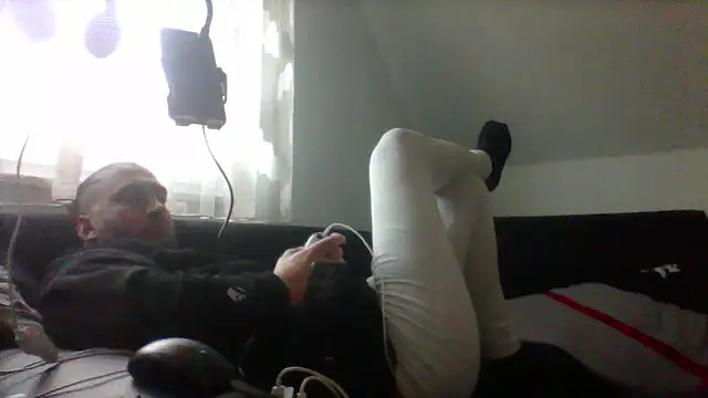 Snapshot of NewyorkDimi chatting on March 13, 6:20 am NewyorkDimi online show from March 13, 6:20 am