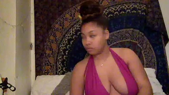 caramelangelxo online show from March 16, 10:09 pm