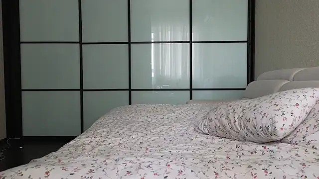 elsa limerence online show from October 4, 11:08 am