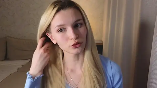 elsa limerence online show from April 1, 4:15 pm