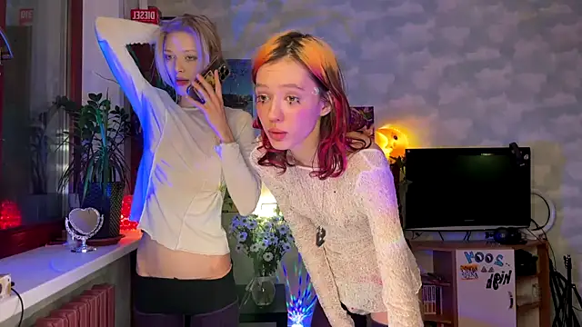 Snapshot of Evvie_Summn1 chatting on February 11, 5:18 pm Evvie Summn1 online show from February 11, 5:18 pm