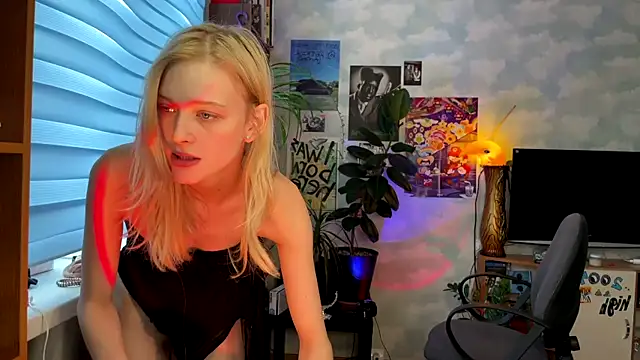 Snapshot of Evvie_Summn1 chatting on February 23, 5:34 am Evvie Summn1 online show from February 23, 5:34 am