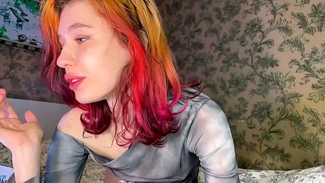 Snapshot of Evvie_Summn1 chatting on March 10, 4:46 pm Evvie Summn1 online show from March 10, 4:46 pm