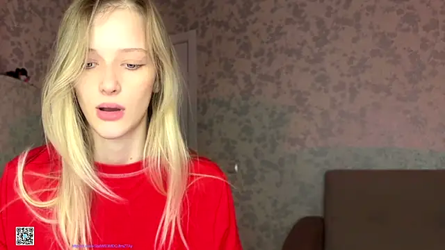 Snapshot of Evvie_Summn1 chatting on November 4, 12:54 am Evvie Summn1 online show from November 4, 12:54 am