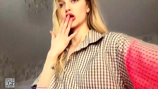 Snapshot of Evvie_Summn1 chatting on November 16, 7:36 am Evvie Summn1 online show from November 16, 7:36 am