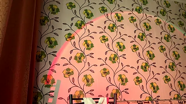 Snapshot of Evvie_Summn1 chatting on February 22, 3:54 pm Evvie Summn1 online show from February 22, 3:54 pm