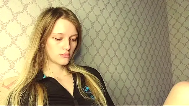 Evvie Summn1 online show from May 15, 2:24 pm