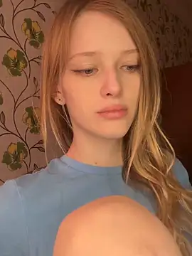Evvie Summn1 online show from May 16, 2:27 pm